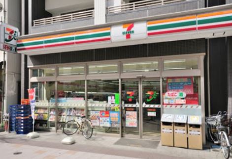 コンビニ　セブンイレブン中央区新川2丁目店（コンビニ）まで219m