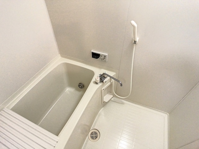 バス・シャワールーム　掲載写真は同型モデルを掲載しております。実際のお部屋と仕様等