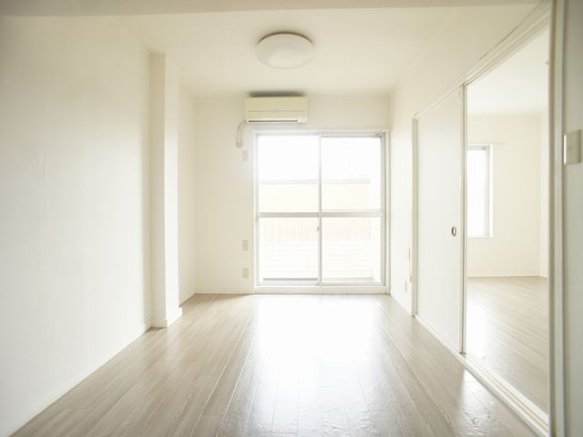 居室・リビング　快適に過ごせるエアコンが付いています♪