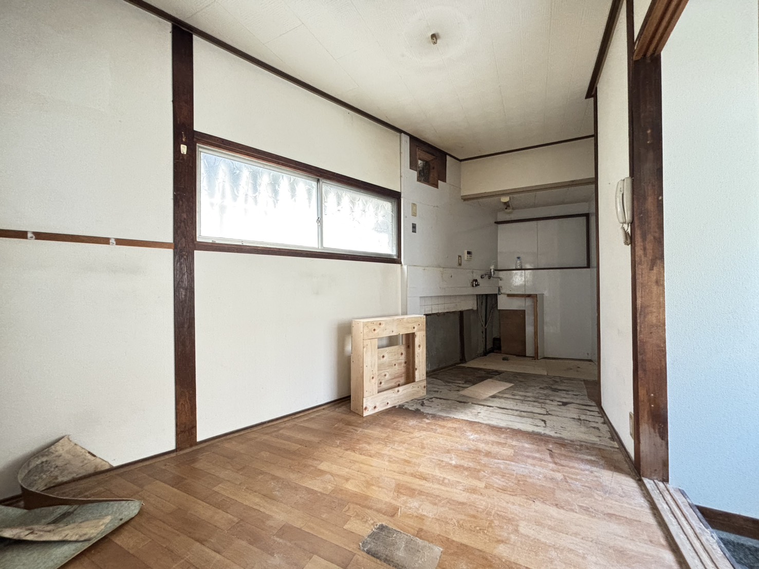 泉が丘2丁目戸建の居間写真