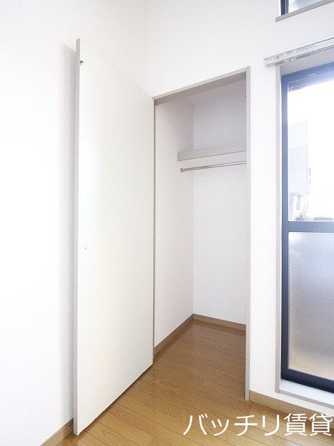 収納　画像は同型タイプの為、現状を優先致します。