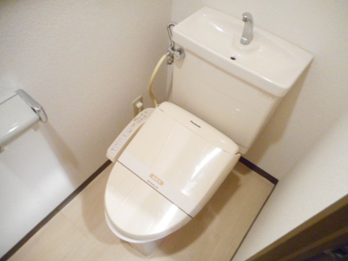 トイレ　参考写真（同物件別部屋）