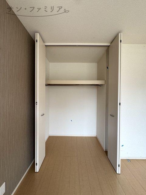 収納　クリーニング前写真です