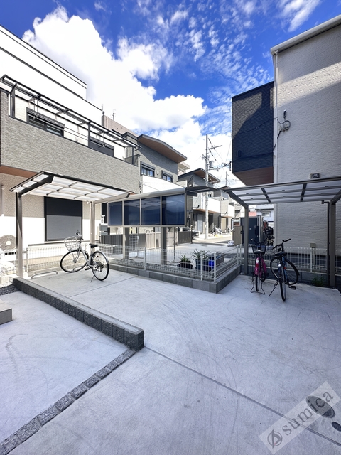 その他共有部分　屋根付き駐輪場は大事な自転車を雨から守ります♪