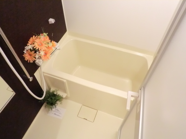 バス・シャワールーム　お風呂とトイレは別ですよ