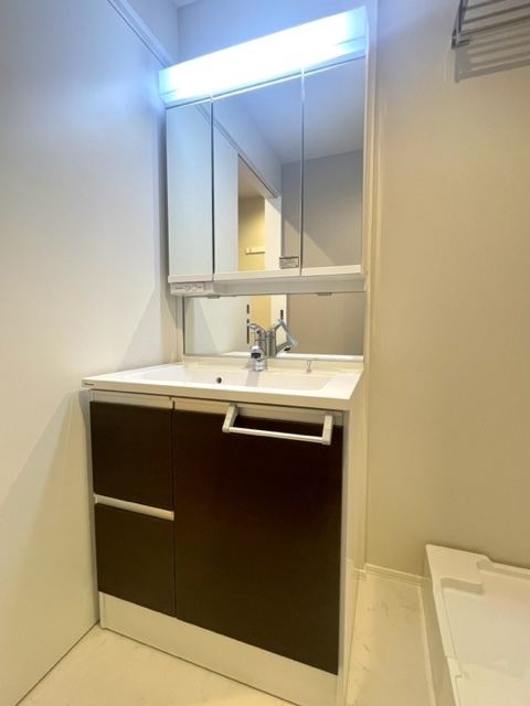 洗面設備　洗髪洗面化粧台なのでおでかけ準備もラクラクです☆