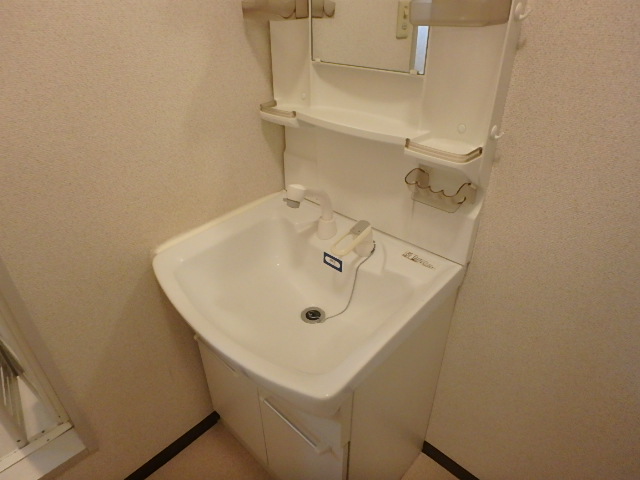 洗面設備　※写真は同建物別部屋