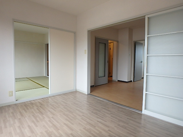 居室・リビング　※写真は同建物別部屋