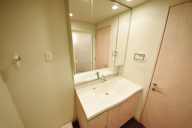 洗面設備　※写真は同タイプ住戸です。