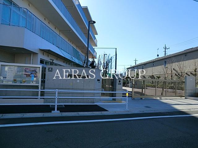 小学校　足立区立鹿浜五色桜小学校（小学校）まで773m