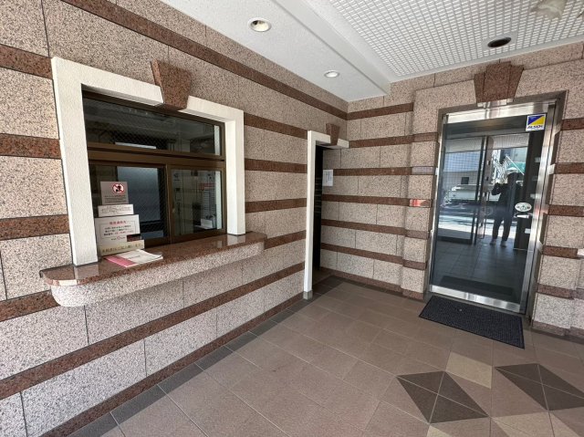 エントランス　建物の内部です
