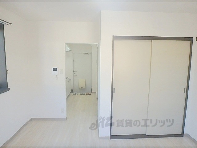 居室・リビング　１階でも部屋の真ん中まで日が差し込みます