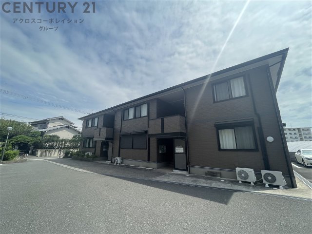建物外観　モニター付きインターホンで安心♪