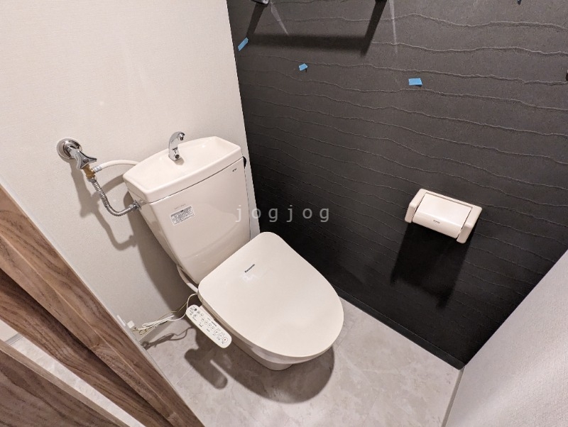 トイレ　温水洗浄便座付き