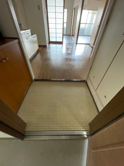 玄関　※別部屋の写真です