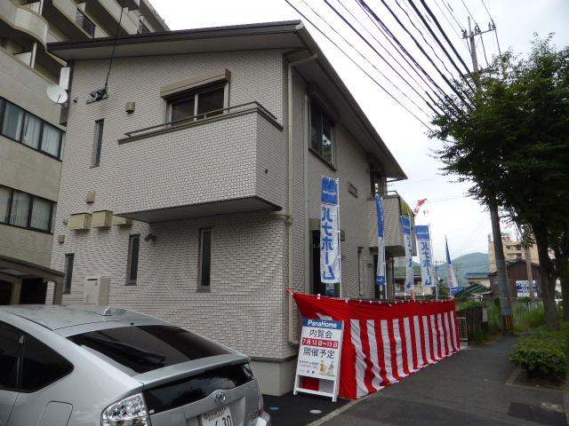 エントランス　外観は落ち着いています