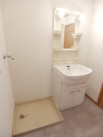 洗面設備　使いやすい洗面所です