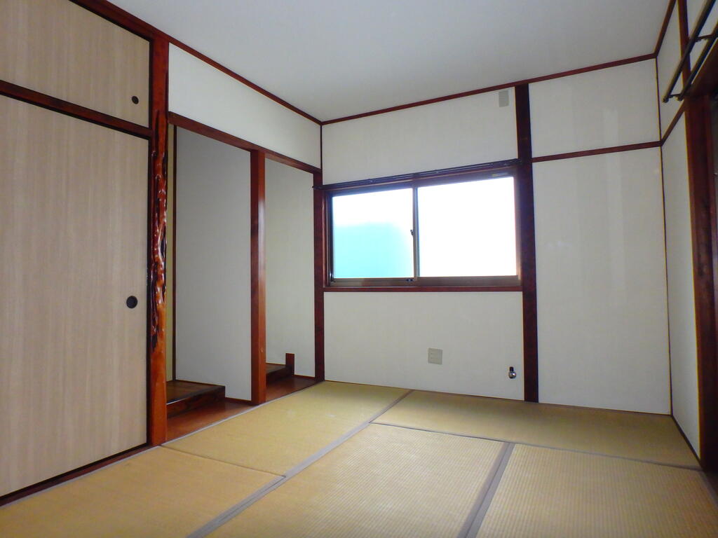 信達市場貸戸建の内装写真