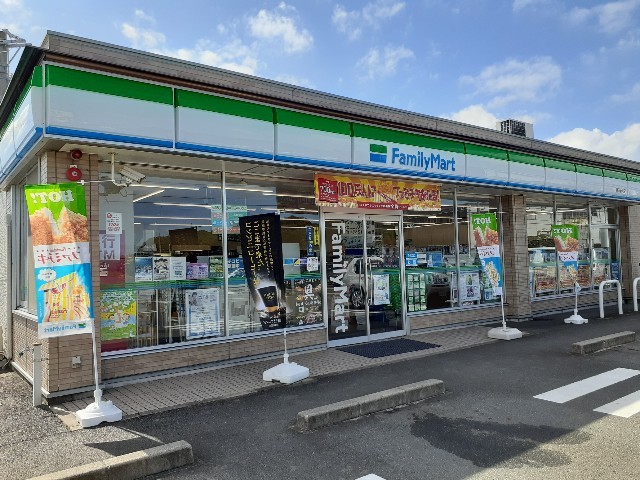 コンビニ　ファミリーマート磐田新貝店（コンビニ）まで450m
