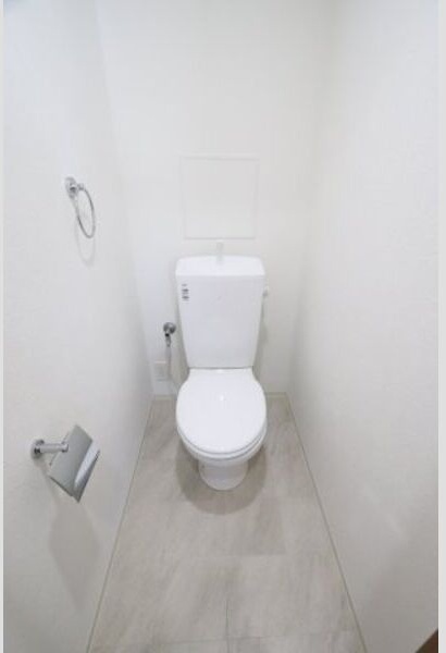 あおなみ線 港北駅 徒歩18分 4階建 築43年のトイレ写真