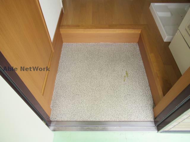 玄関　※同物件別部屋