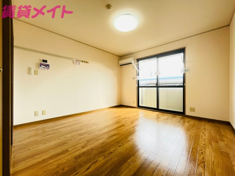 居室・リビング　別部屋参考写真です