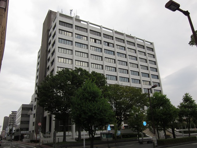 役所　四日市市役所（役所）まで566m