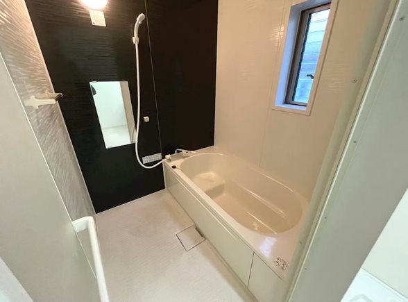 バス・シャワールーム　同型参考写真