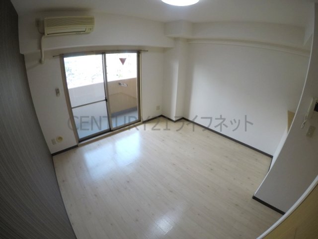 NLC新大阪の居間写真