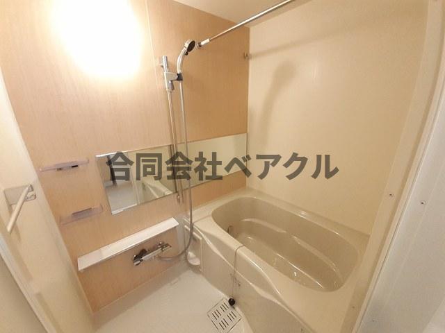 バス・シャワールーム　コンパクトで使いやすいお風呂です