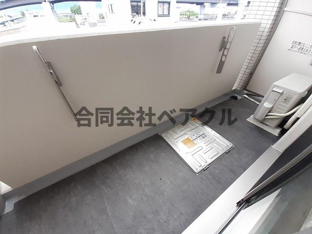 バルコニー　バルコニーからの眺めを楽しみながら食事をしませんか