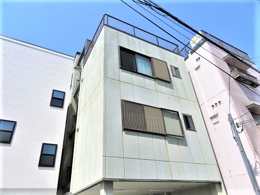 大阪市福島区大開のマンションの建物外観