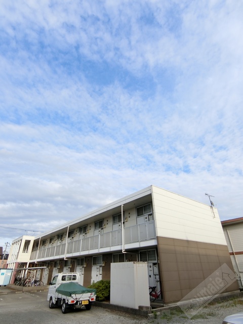 和歌山市塩屋のアパートの建物外観