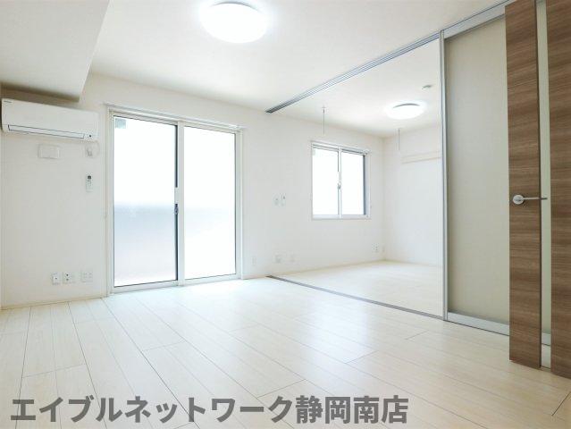 居室・リビング　ゆったりとした居間です