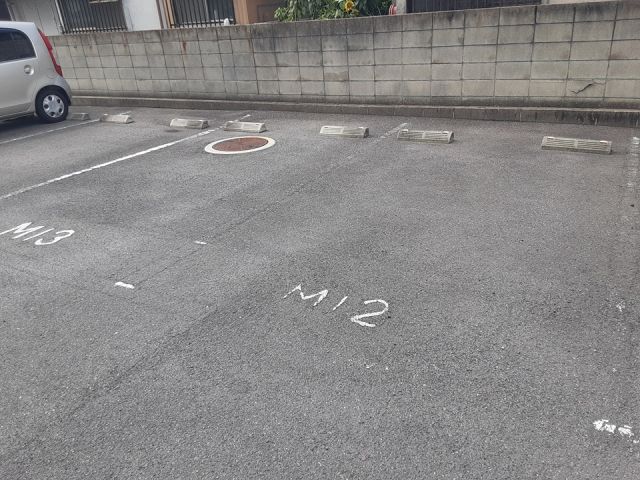 【P.K.B.の駐車場】