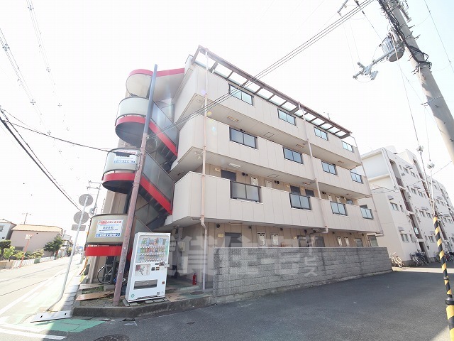 東大阪市池島町のマンションの建物外観