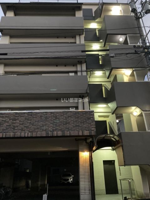 松山市味酒町のマンションの建物外観