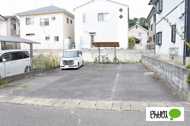 【Ｂ・コーポ水口の駐車場】