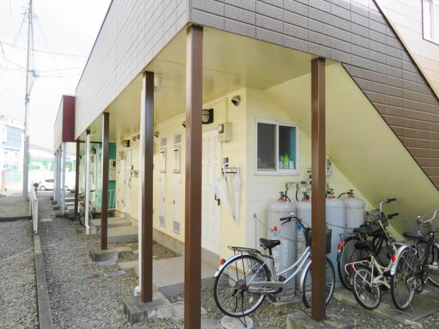 【モンパレス小山5号館のエントランス】