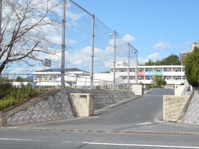 【シャーメゾン林田の小学校】