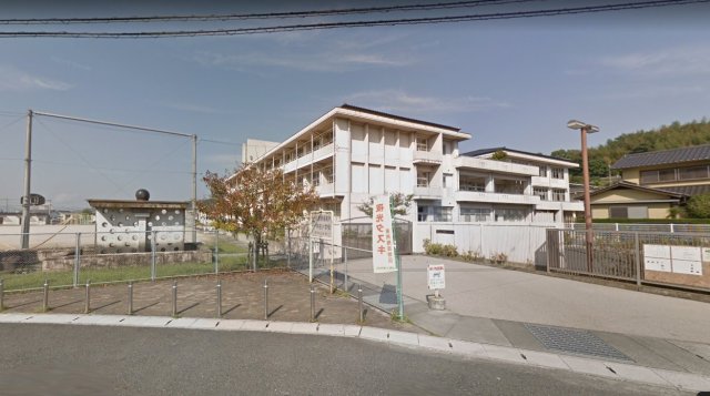 【シャーメゾン林田の小学校】