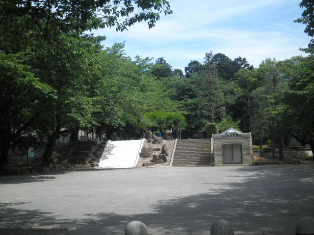公園　御嶽公園（公園）まで400m