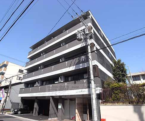 京都市中京区西ノ京中保町のマンションの建物外観