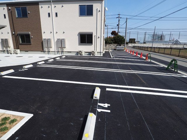 【行橋市西泉のアパートの駐車場】