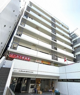 新宿区百人町のマンションの建物外観