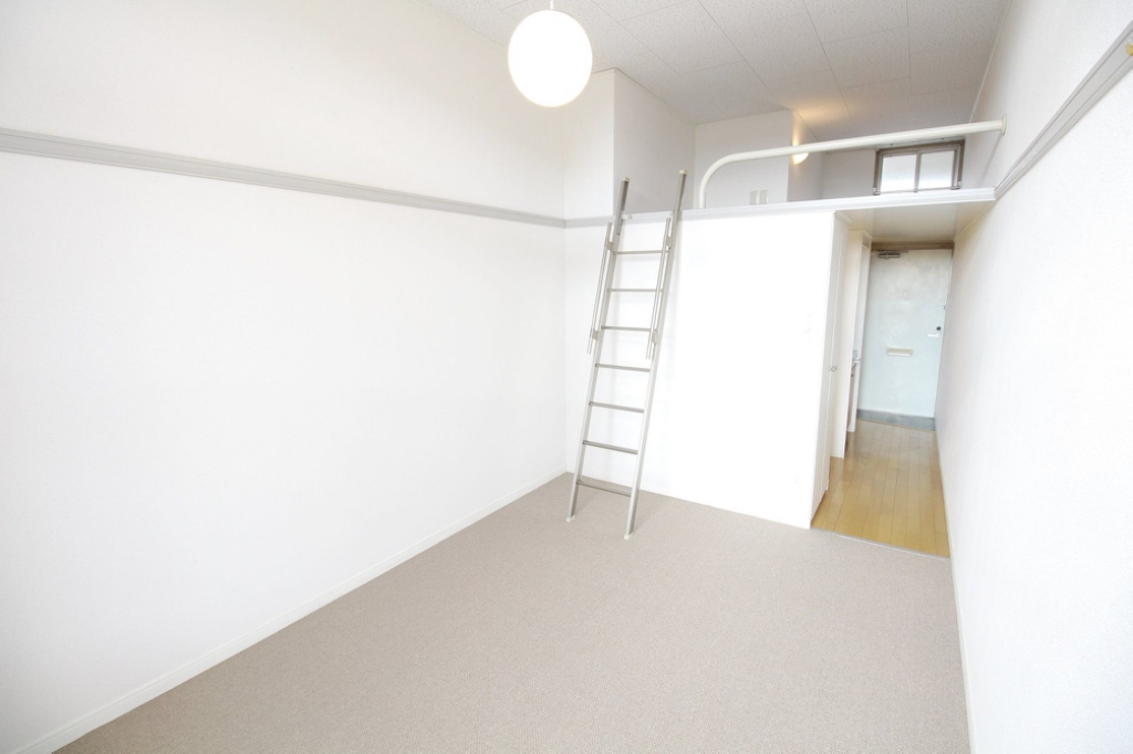 居室・リビング　お部屋によって家具家電無しのタイプがございます。