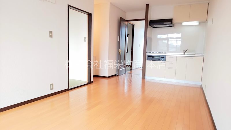 居室・リビング　広々としたリビング