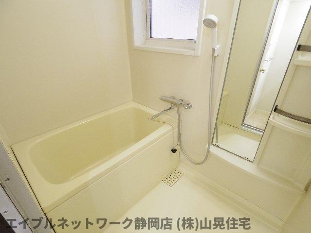 バス・シャワールーム　お風呂です