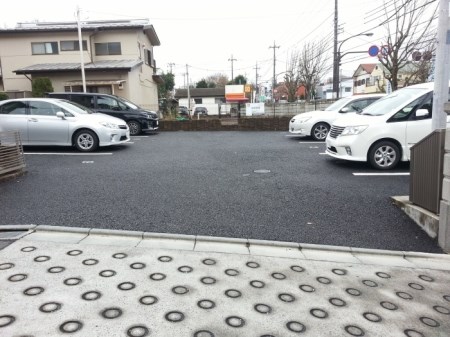駐車場　敷地内駐車場完備です。