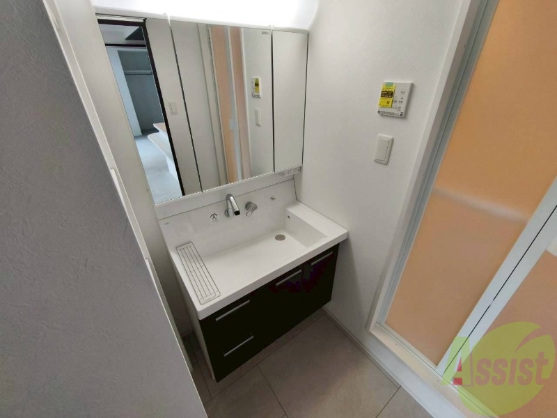 洗面設備　シャンプードレッサーで身支度もラクラクです！